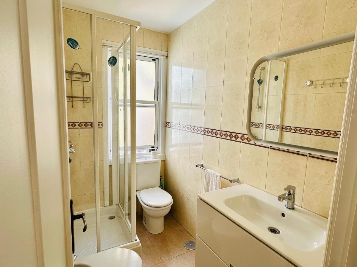 Nebrija Derecha Apartment A Coruna Bagian luar foto